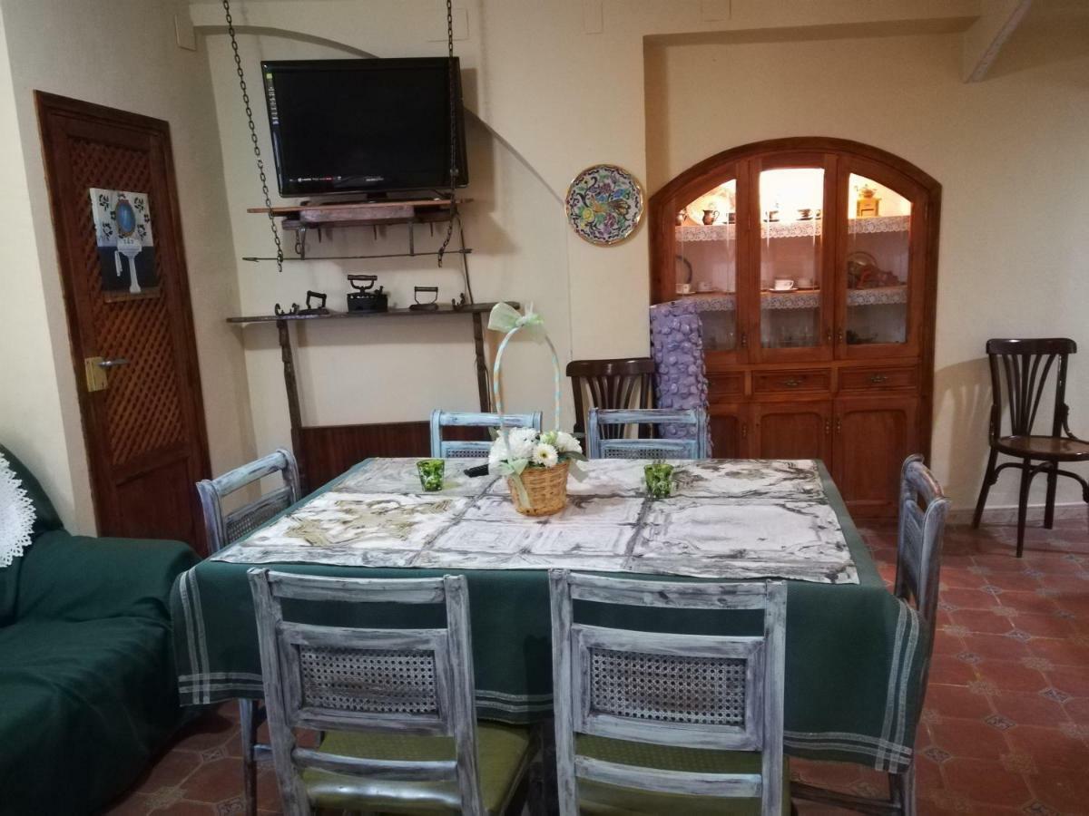 Los Angeles Del Romero Guest House Gatova Ngoại thất bức ảnh