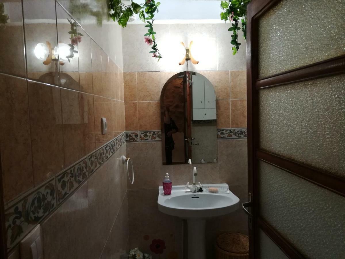 Los Angeles Del Romero Guest House Gatova Ngoại thất bức ảnh