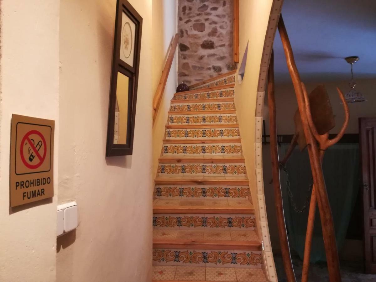 Los Angeles Del Romero Guest House Gatova Ngoại thất bức ảnh