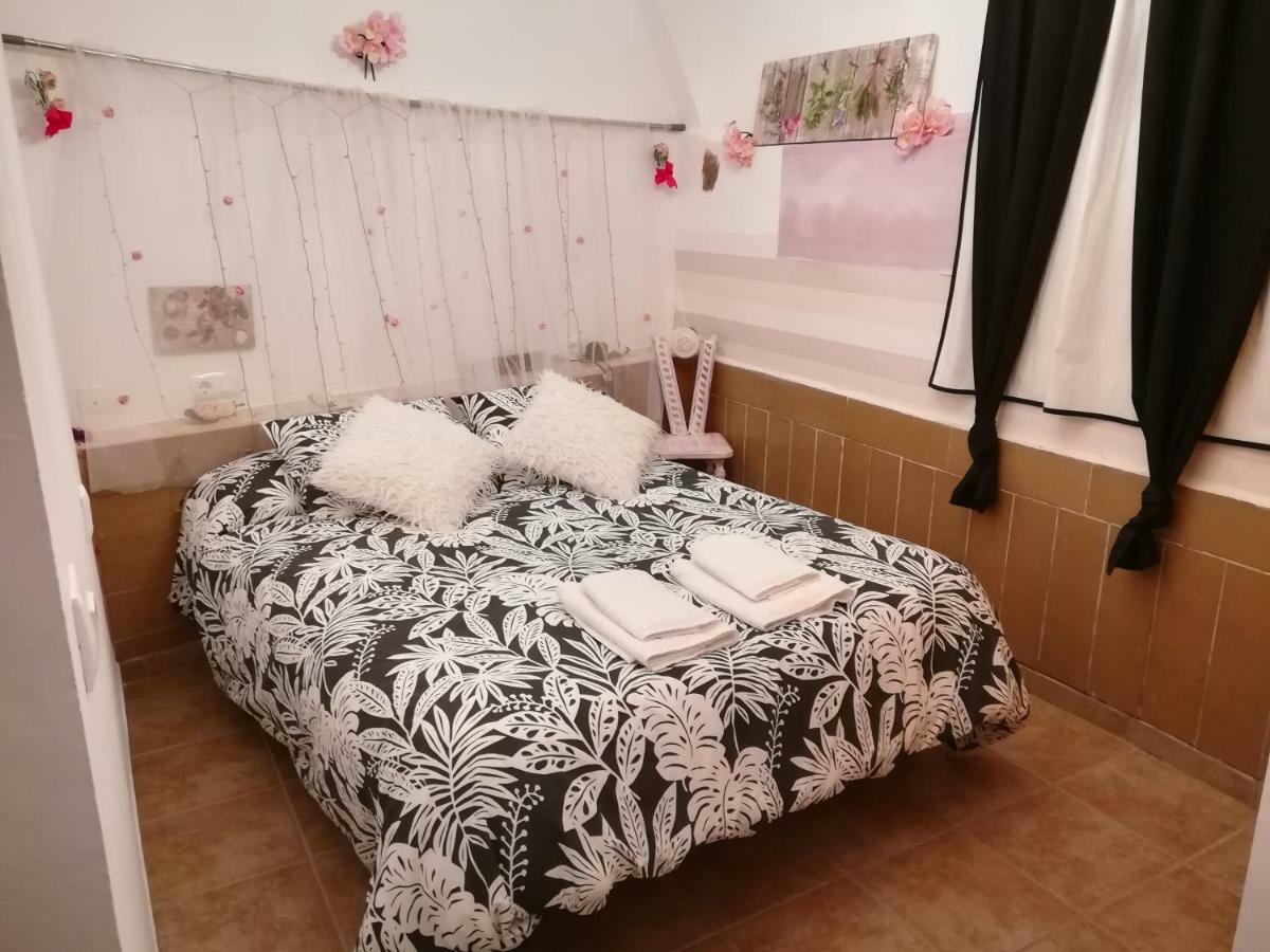 Los Angeles Del Romero Guest House Gatova Ngoại thất bức ảnh